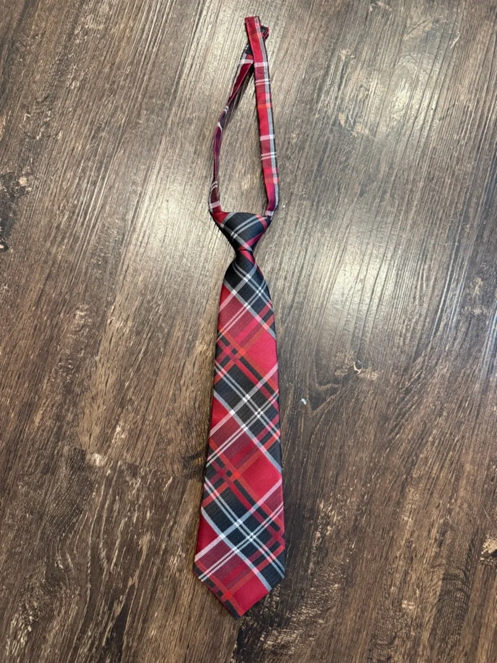 Gymboree Red and Black Plaid Pre-Tied Necktie, boys one size.